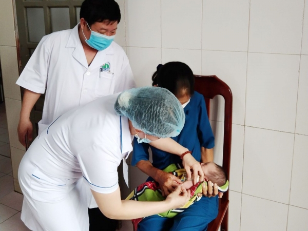 Bắc Giang triển khai tiêm vaccine phòng lao cho trẻ sơ sinh